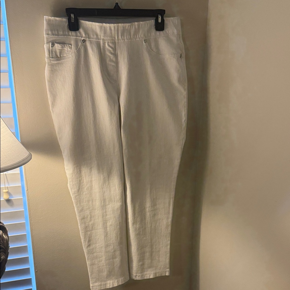 Women’s White Pants